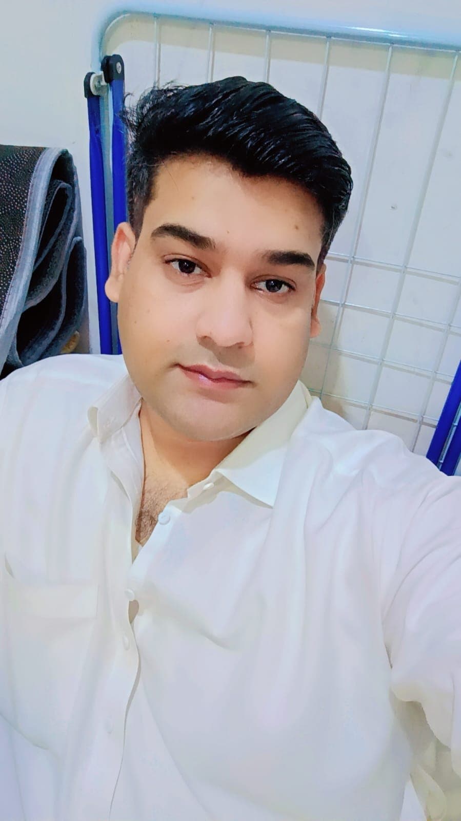 Awais Gulzar - Novio